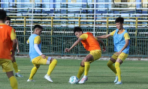 U23 Việt Nam luyện 'chiêu tủ' chờ đấu Lào trận ra quân