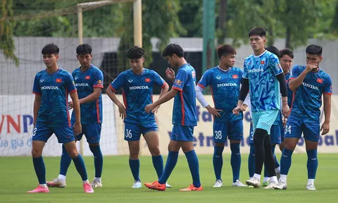 U23 Việt Nam tập buổi đầu tiên: Cầu thủ chơi ở Hàn Quốc về ra mắt