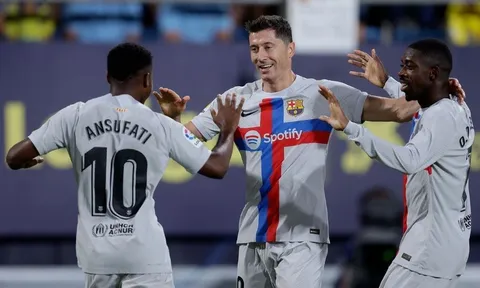 UEFA cho phép Barca dự Champions League