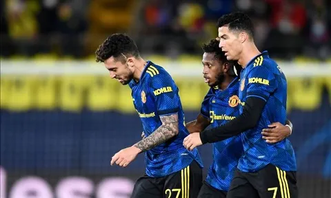 Unai Emery nể phục tài thay người của Michael Carrick