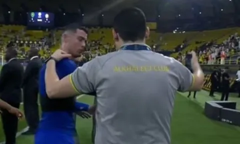 Ronaldo bất ngờ nổi giận, từ chối chụp hình với đối thủ