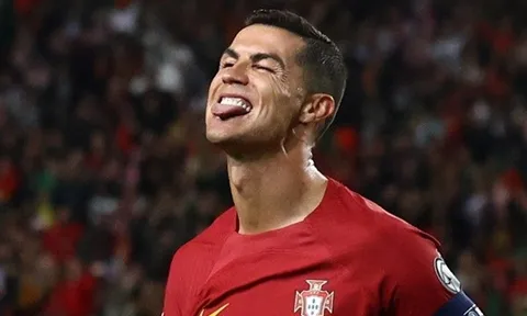 Aguero: Ronaldo sút phạt ghi bàn toàn ăn may