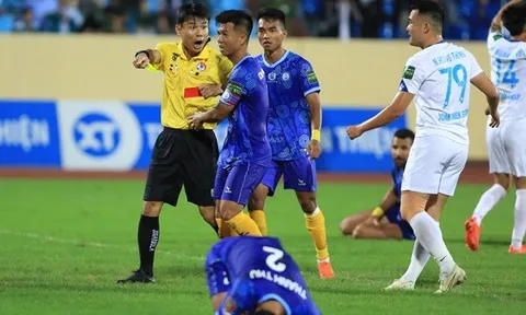V-League 2023: Trên chưa nghiêm, dưới... đổ lỗi