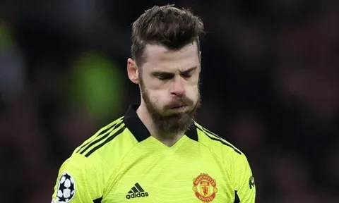 Cái ôm đầu của Rashford đặt dấu chấm hết cho De Gea