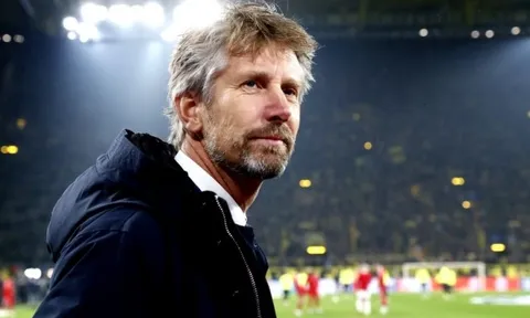 Van der Sar chơi lớn, nhắm sao cực chất của M.U cho Ajax