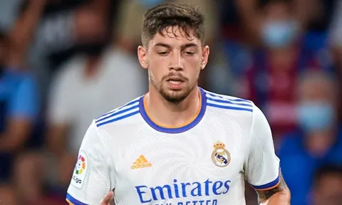 Real ra giá bán Valverde cho M.U