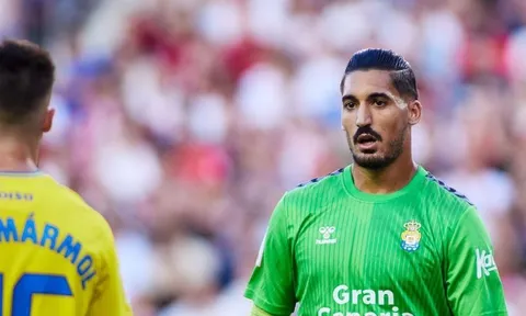 Có Martinez, Emery vẫn muốn mua thủ môn chơi chân hay nhất La Liga