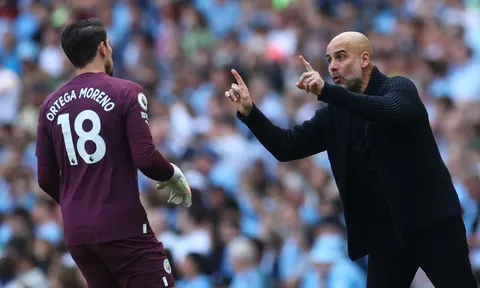 Van Basten chỉ trích Pep Guardiola thiếu chuyên nghiệp