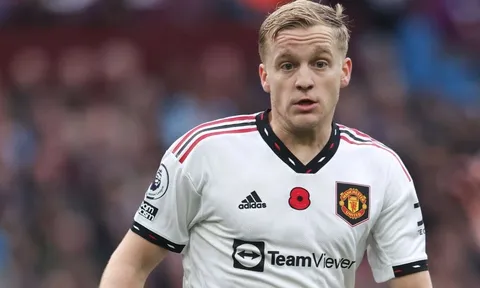 Van de Beek đánh mất cơ hội ở MU
