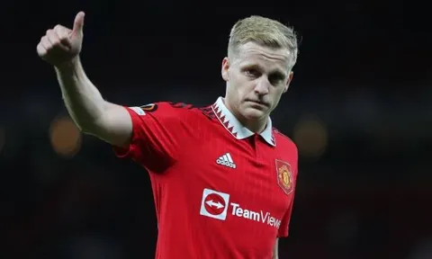 Van de Beek sắp được giải thoát