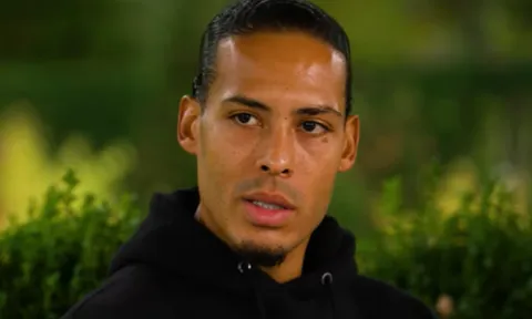 Virgil van Dijk đáp trả chỉ trích của Marco van Basten