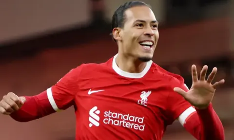 "Van Dijk chạy nhanh hơn tôi"