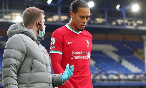 "Van Dijk sẽ sớm lấy lại vị trí từ tay tôi!"