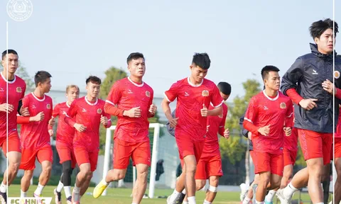 Văn Hậu, Văn Thanh háo hức tập khai xuân ở đội tân binh V-League