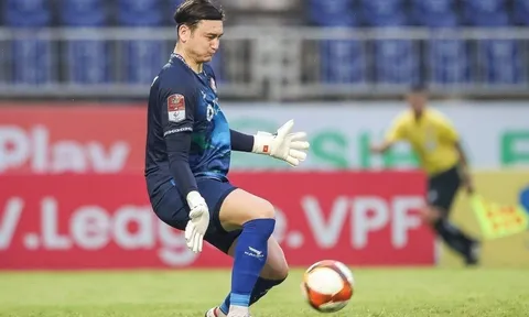 Văn Lâm vào sân ở phút 90+1 để bắt luân lưu