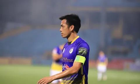 Văn Quyết bị loại khỏi Đội hình tiêu biểu V-League 2023