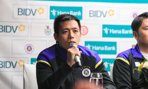 Văn Quyết phá vỡ im lặng về tân HLV Hà Nội FC