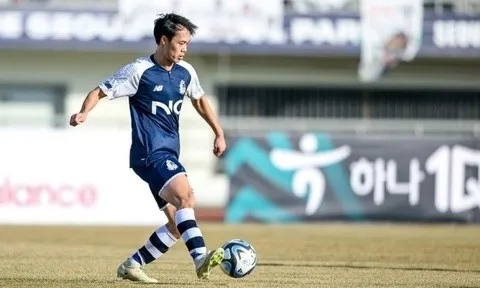 Văn Toàn đá chính trong chiến thắng 2-0 của Seoul E-Land