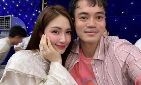 Văn Toàn đăng đàn, nói 1 điều về Hòa Minzy