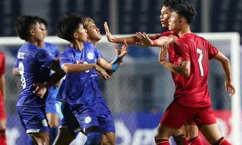 U23 Việt Nam: Văn Trường có hành động không đẹp, HLV cần phải 'chỉnh'