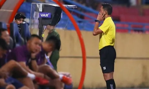 VAR gây tranh cãi trận HAGL - Hải Phòng, VPF nói gì?