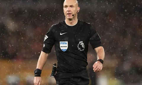 VAR không hỗ trợ đủ cho Anthony Taylor
