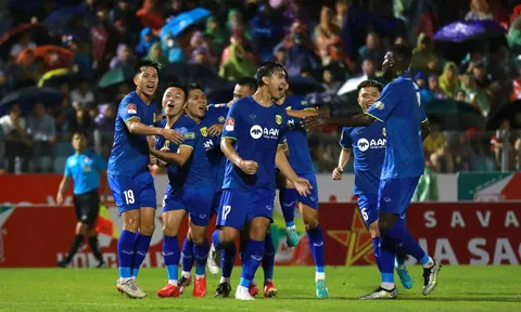 VAR lại khiến 1 HLV V-League tiếc nuối