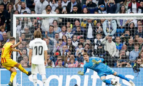 VAR oan nghiệt, Real Madrid mất điểm phút cuối