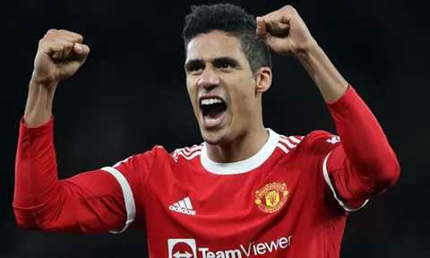 Đến lượt Varane tuyên bố trái ngược với Ten Hag