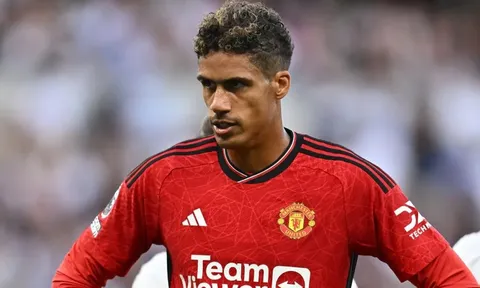 Varane có thể khiến Ten Hag “nóng mặt” bởi 1 bức ảnh