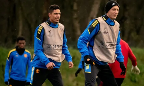 Varane trở lại, gửi thông điệp đến Man Utd