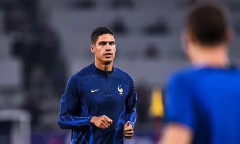 Varane và Giroud khiến Pháp đau đầu trước chung kết