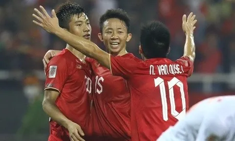 Vé trận bán kết Indonesia - Việt Nam 'đắt như tôm tươi'