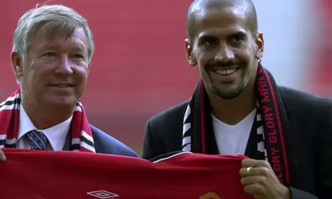 "Lẽ ra tôi nên ở lại Man United"