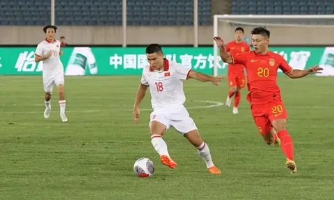 CĐV Việt Nam nổi giận, fan ĐNÁ động viên thầy trò Troussier sau trận thua Trung Quốc