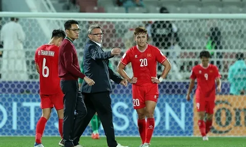 Quá thất vọng HLV Troussier