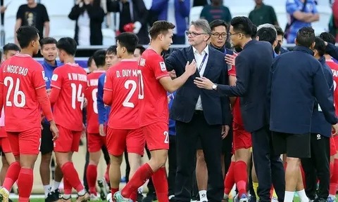 'Nhiều người đang chờ tôi bị sa thải'; Văn Hậu 'cà khịa' Indonesia