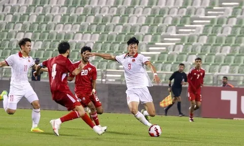 Dấu chấm hỏi cho HLV Troussier