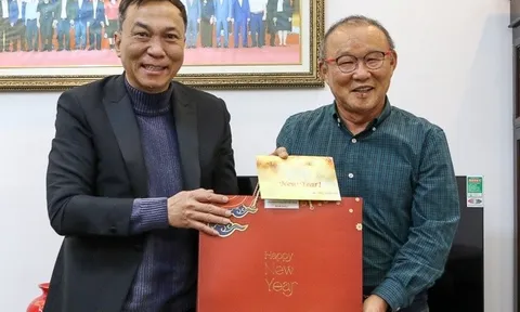 VFF chúc Tết HLV Park Hang-seo