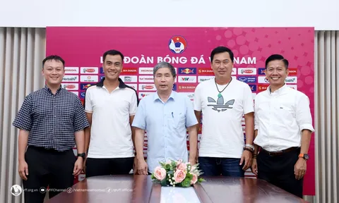 VFF công bố 2 chữ ký quan trọng