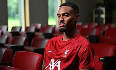 Vì Liverpool, Gravenberch ra quyết định sốc với Hà Lan