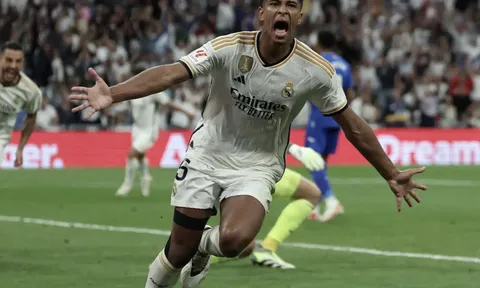Vì ngọc quý nước Pháp, PSG "đánh rơi" QBV tương lai