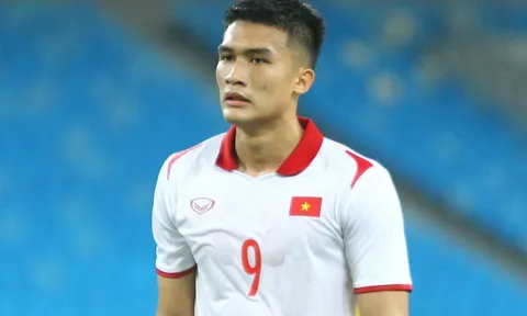 Vì sao HLV Troussier gạch tên 'học trò cưng' Nguyên Hoàng?