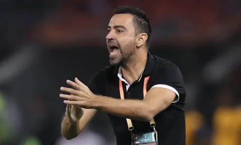 Vì sao Suarez khuyên Xavi từ chối dẫn dắt Barcelona?