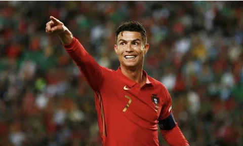 Vị trí phù hợp cho Ronaldo ở World Cup là ghế dự bị