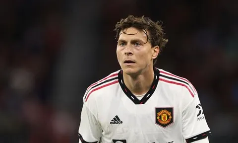 Thái độ của Lindelof khi được hỏi về Ronaldo
