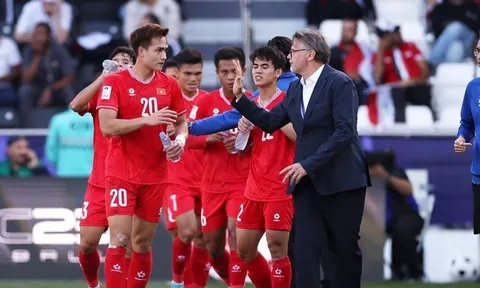 Chuyên gia chỉ ra điều tệ hại của HLV Troussier; Việt Nam kém hơn Campuchia