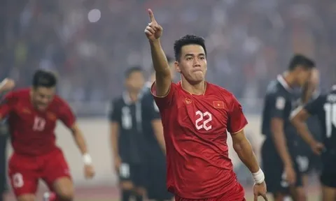 Việt Nam đè bẹp Indonesia vào chung kết AFF Cup: Thầy cao tay, trò hay!