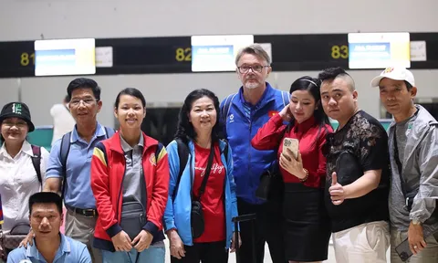 Việt Nam thua đau Indonesia, lộ thái độ của HLV Troussier