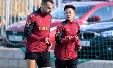 Vĩnh Nguyên sánh bước cùng cựu sao Man City; 'Việt Nam khó lấy điểm trước Philippines'